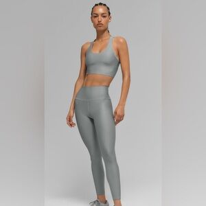 ALO yoga - NWT 7/8 High-Waist Airlift Leggings in Lunar Grey.  Size L